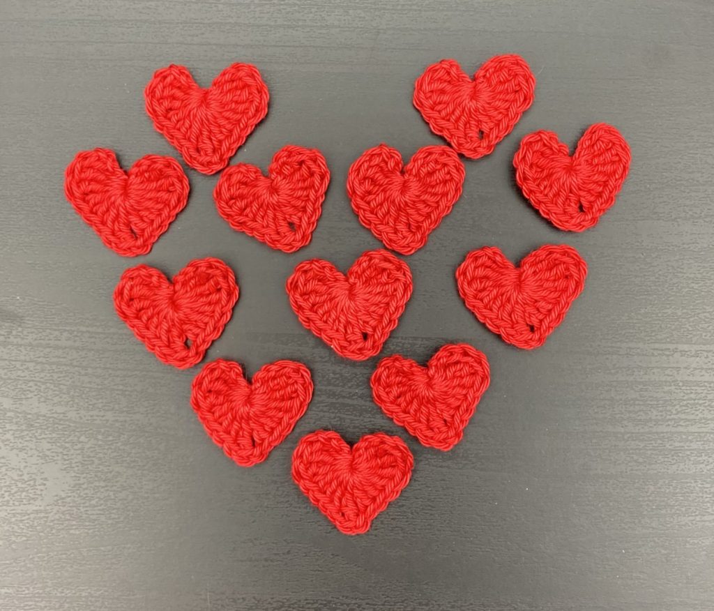 crochet hearts - easy handmade valentines cards